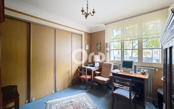 Appartement à vendre    6 pièces • 110,21 m2 Paris 16