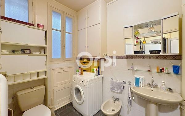 Appartement à vendre    6 pièces • 110,21 m2 Paris 16