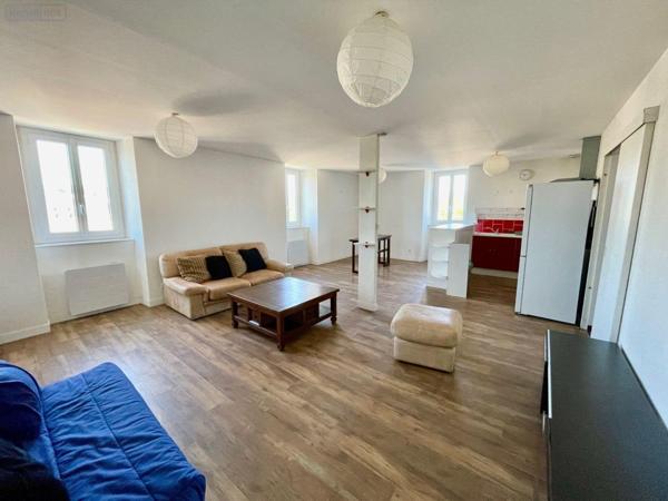 Appartement rénové à vendre à Lannion dans les Côtes-d'Armor (22300), ref : A27   
Hyper centre