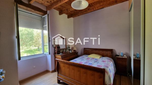 Charme d’antan, grand volume, potentiel pour activité artisanale ou mécanique