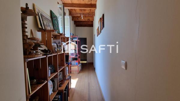 Charme d’antan, grand volume, potentiel pour activité artisanale ou mécanique