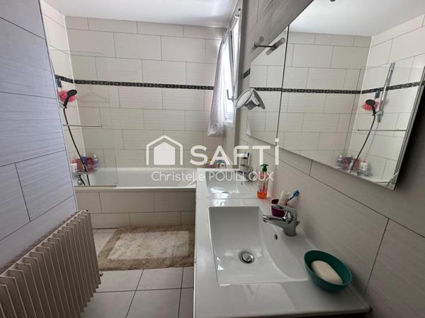 Maison 3 chambres, 2 SDB, sous-sol aménagé et jardin clos