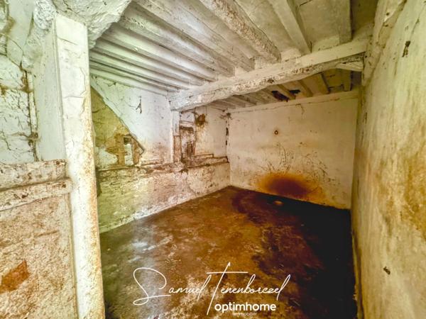 Ancienne écurie à rénover sur 1,5 ha avec maison annexe et potentiel d'agrandissement – Croissanville (14370)