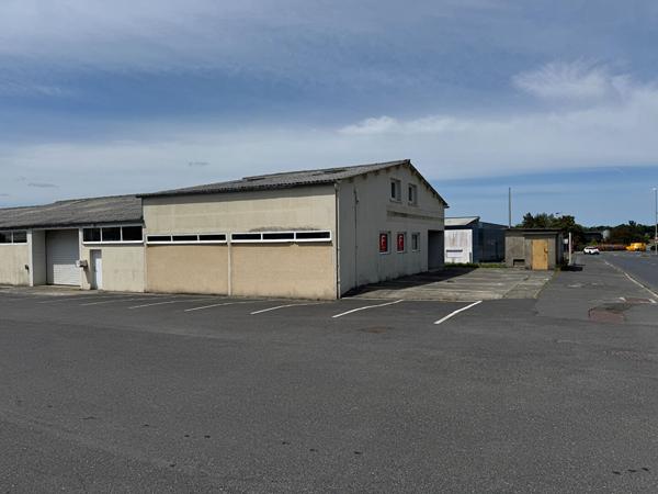 Local commercial avec bureaux Saint Lo