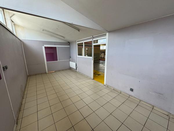 Local commercial avec bureaux Saint Lo