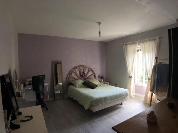 Belle maison de 7 chambres avec potentiel commercial