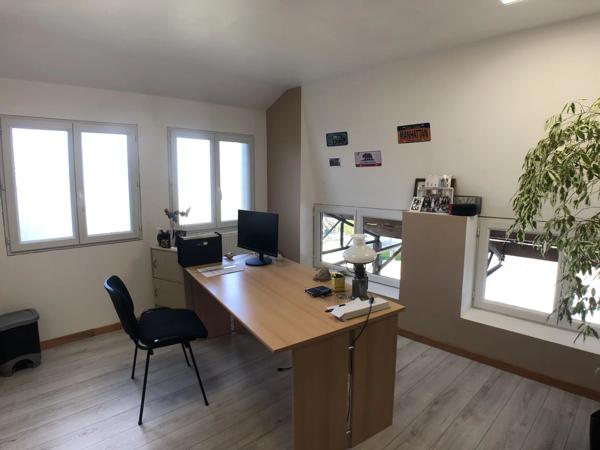 Belle maison de 7 chambres avec potentiel commercial