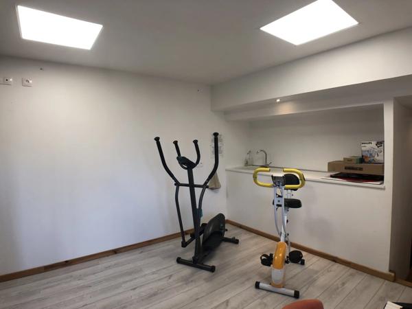 Belle maison de 7 chambres avec potentiel commercial