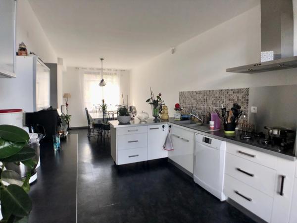 Belle maison de 7 chambres avec potentiel commercial