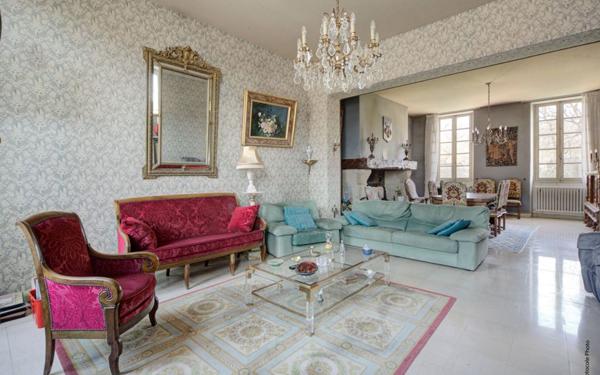 Maison à vendre    13 pièces • 457 m2 Merville