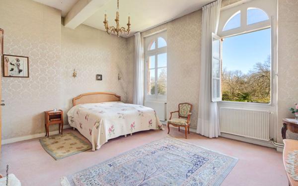 Maison à vendre    13 pièces • 457 m2 Merville