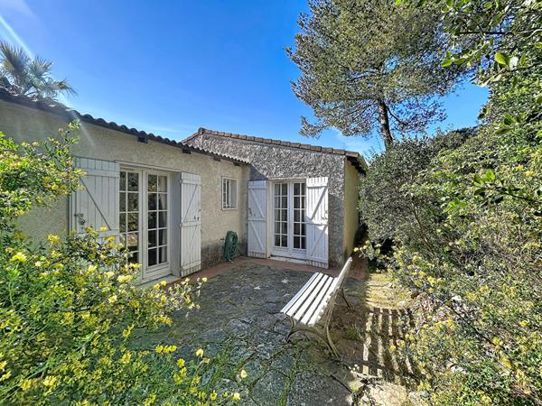 Maison plain-pied 120m2, exposition plein sud, impasse au calme , proche centre ville, piscine
