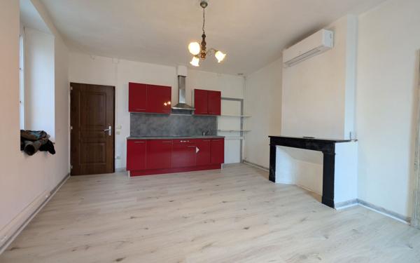 Appartement à louer    1 pièce •  Pompignan