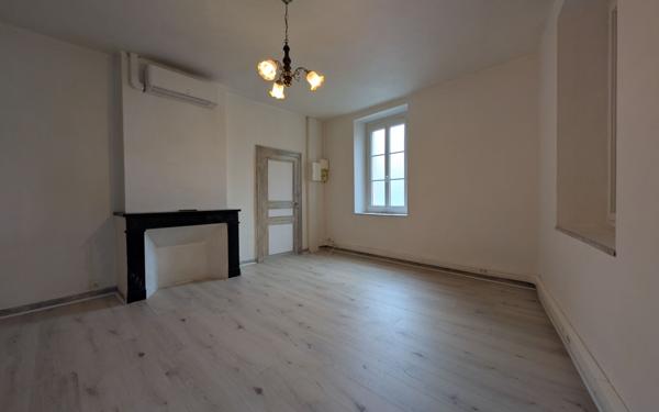 Appartement à louer    1 pièce •  Pompignan