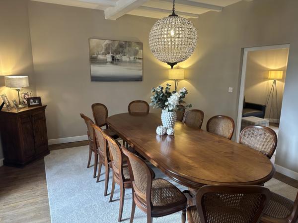 Belle maison de 5 chambres, dépendances et piscine sans voisins