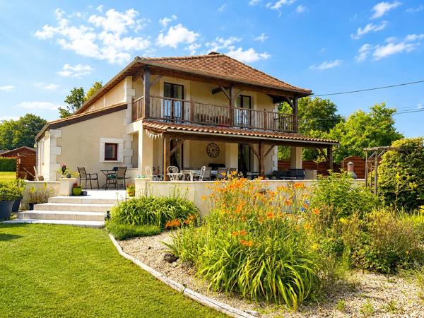 Belle maison familiale avec vue sur la campagne