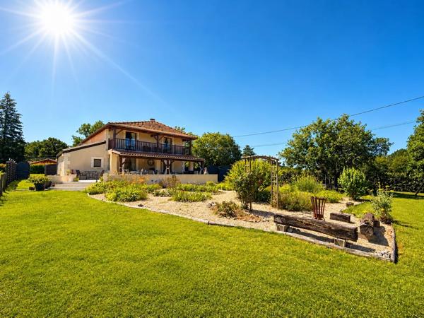 Belle maison familiale avec vue sur la campagne