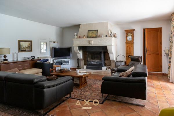 EXCLUSIVITE - LE MONTAIGUET - MAISON 160M2 - T7 - GARAGE - PISCINE - PARC 5000M2 - 1 020 000€