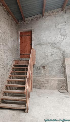 Grange + dépendances sur les hauteurs de Thiers-63300