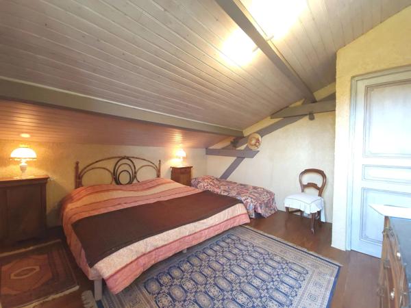Charmante maison située dans de superbes jardins