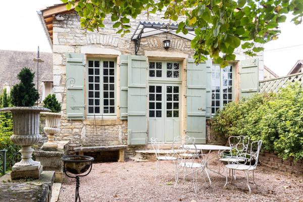 Vente maison bourgeoise 800 m² 15 Pièces Givry