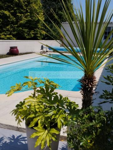 Maison Cognac 6 Kms de 154 m2 , Cognac Maison Cognac 6 Kms de 154 m2 , Cognac