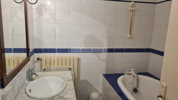 Maison Cognac 6 Kms de 154 m2 , Cognac Maison Cognac 6 Kms de 154 m2 , Cognac