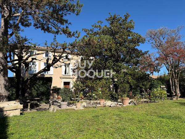 Maison bourgeoise Althen Des Paluds 20 pièces