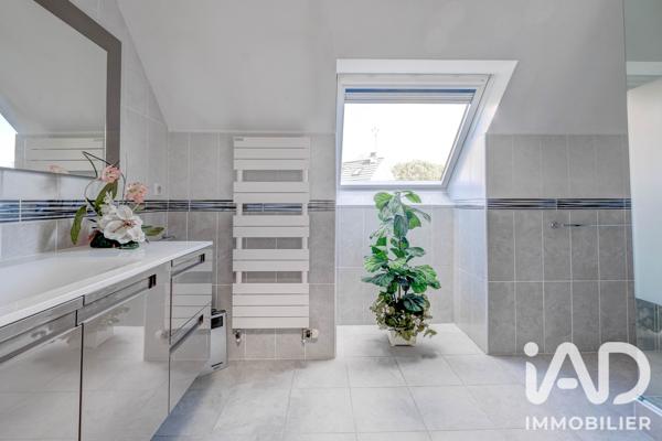 Maison à vendre 7 pièces 213 m² Gressy