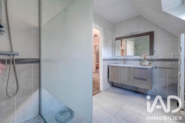 Maison à vendre 7 pièces 213 m² Gressy