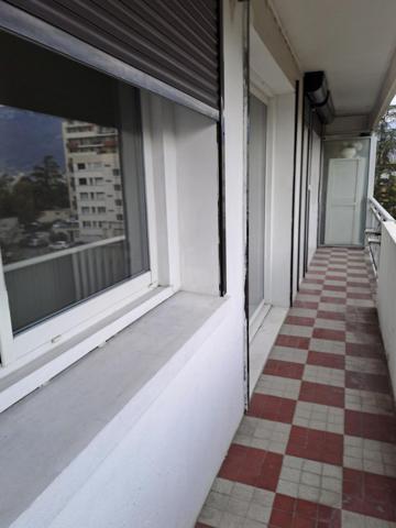 À Vendre  Appartement Traversant  de 73 m² EYBENS