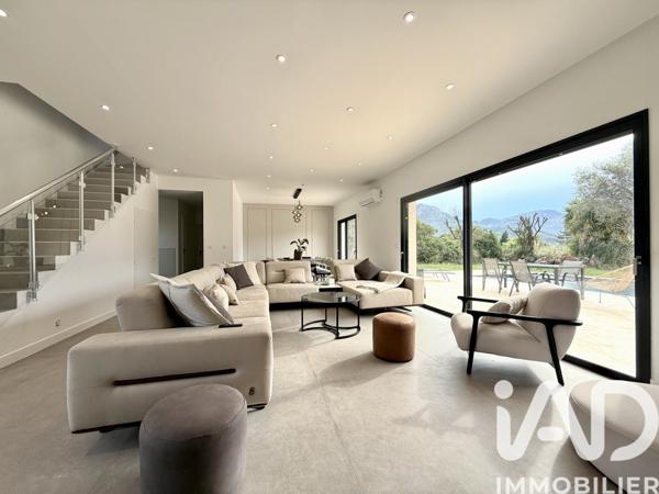 Maison à vendre 5 pièces 141 m² Saint-Martin-du-Var