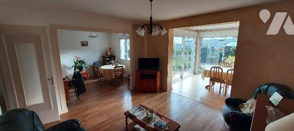 Maison à Vendre à Laval (53000) en Mayenne (53)

Cette maison dispose d'une surface habitable...