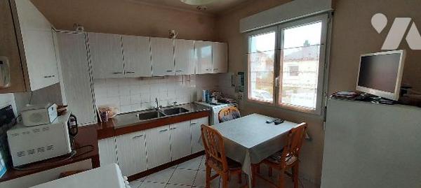 Maison à Vendre à Laval (53000) en Mayenne (53)

Cette maison dispose d'une surface habitable...