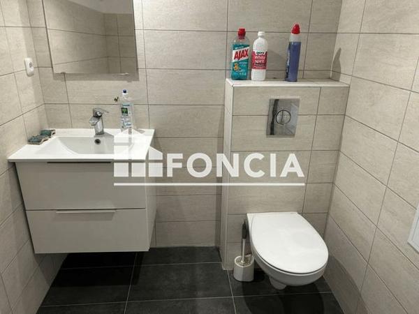 À vendre Local commercial 131 m² - Civrieux 01390