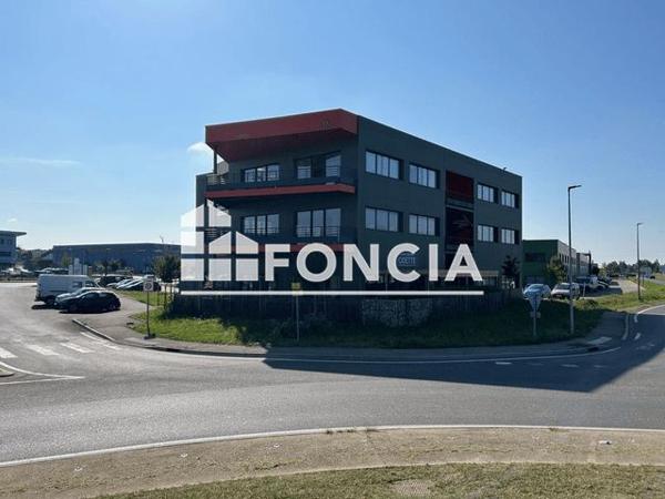 À vendre Local commercial 131 m² - Civrieux 01390