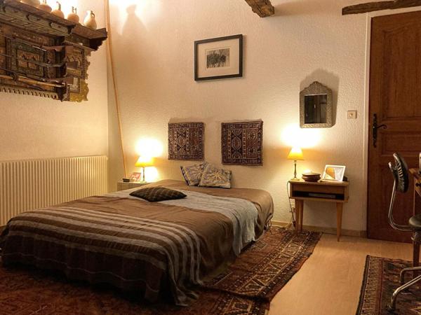 Authentique maison en pierre avec pigeonnier, dépendance et piscine