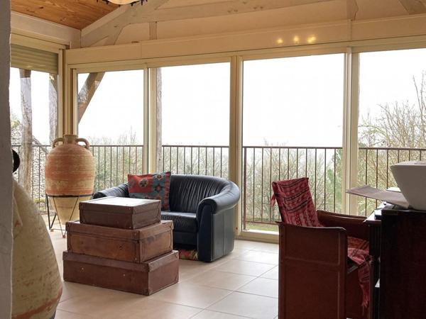 Authentique maison en pierre avec pigeonnier, dépendance et piscine