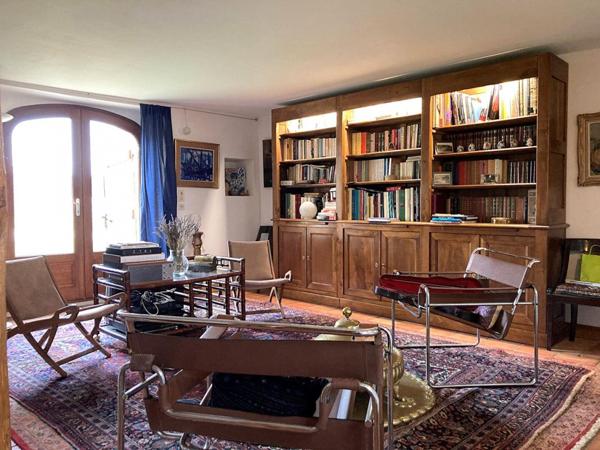 Authentique maison en pierre avec pigeonnier, dépendance et piscine