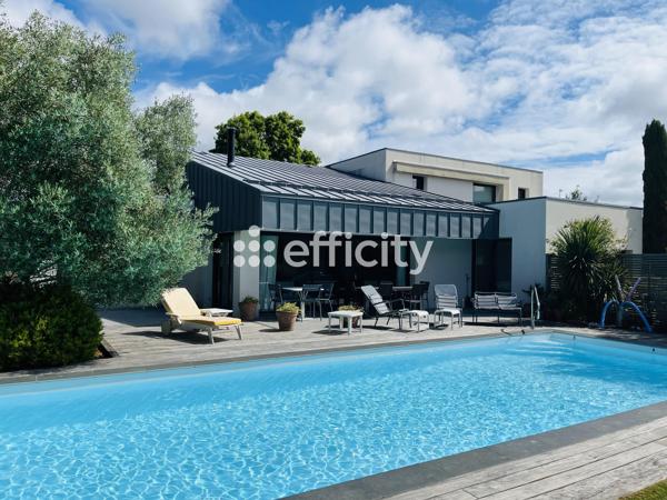 Maison
         7 pièces
        - 218 m² Bien prestige 1 191 500 € *