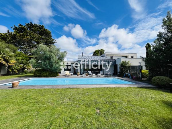 Maison
         7 pièces
        - 218 m² Bien prestige 1 191 500 € *