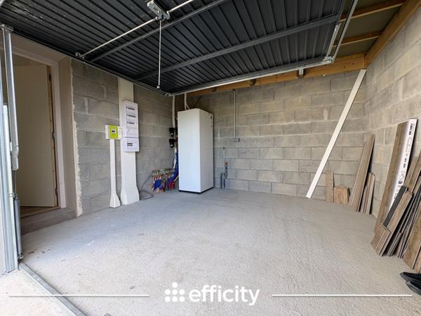 Maison
         5 pièces
        - 82 m² 302 000 € *