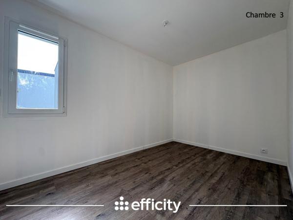 Maison
         5 pièces
        - 82 m² 302 000 € *