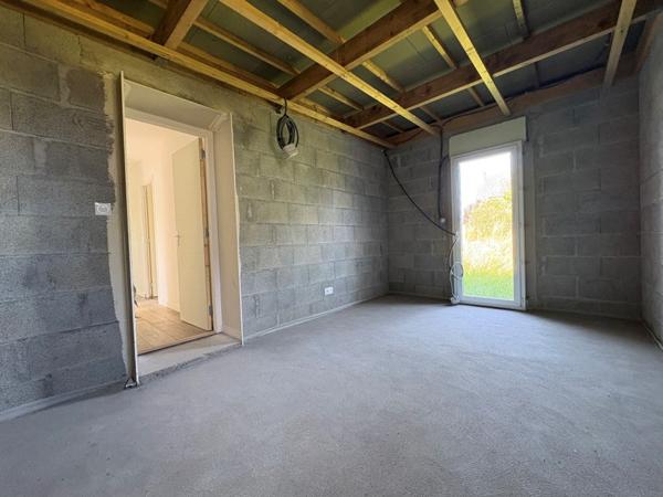 Maison
         5 pièces
        - 82 m² 302 000 € *