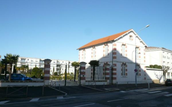 Stationnement à louer    20 m2 La Rochelle