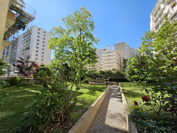 LOURMEL/JAVEL - Dernier étage vue Tour Eiffel, ascenseur, parking, cave