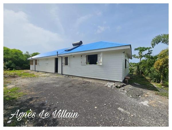 Villa à achever sur 2 200 m2 de terrain clos