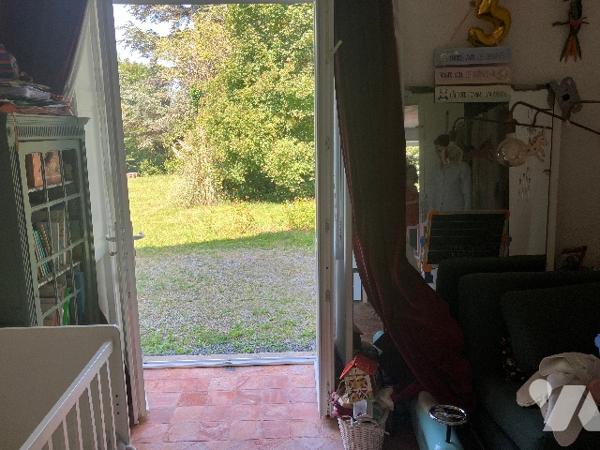 Appartement de caractère T4 rez-de-jardin dans une belle maison bourgeoise.