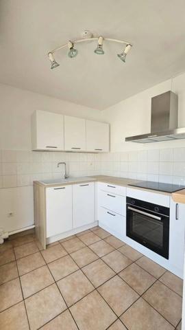 Appartement T3 - Terrasse et parking - Avenue Pierre et Marie Curie