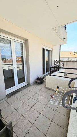 Appartement T3 - Terrasse et parking - Avenue Pierre et Marie Curie